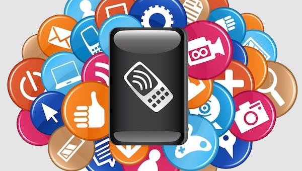 Celular e diversos ícones de aplicativos coloridos
